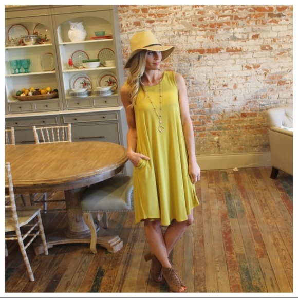 Chartreuse Sleeveless Swing Dress With Pockets - Picture 2 of 4
